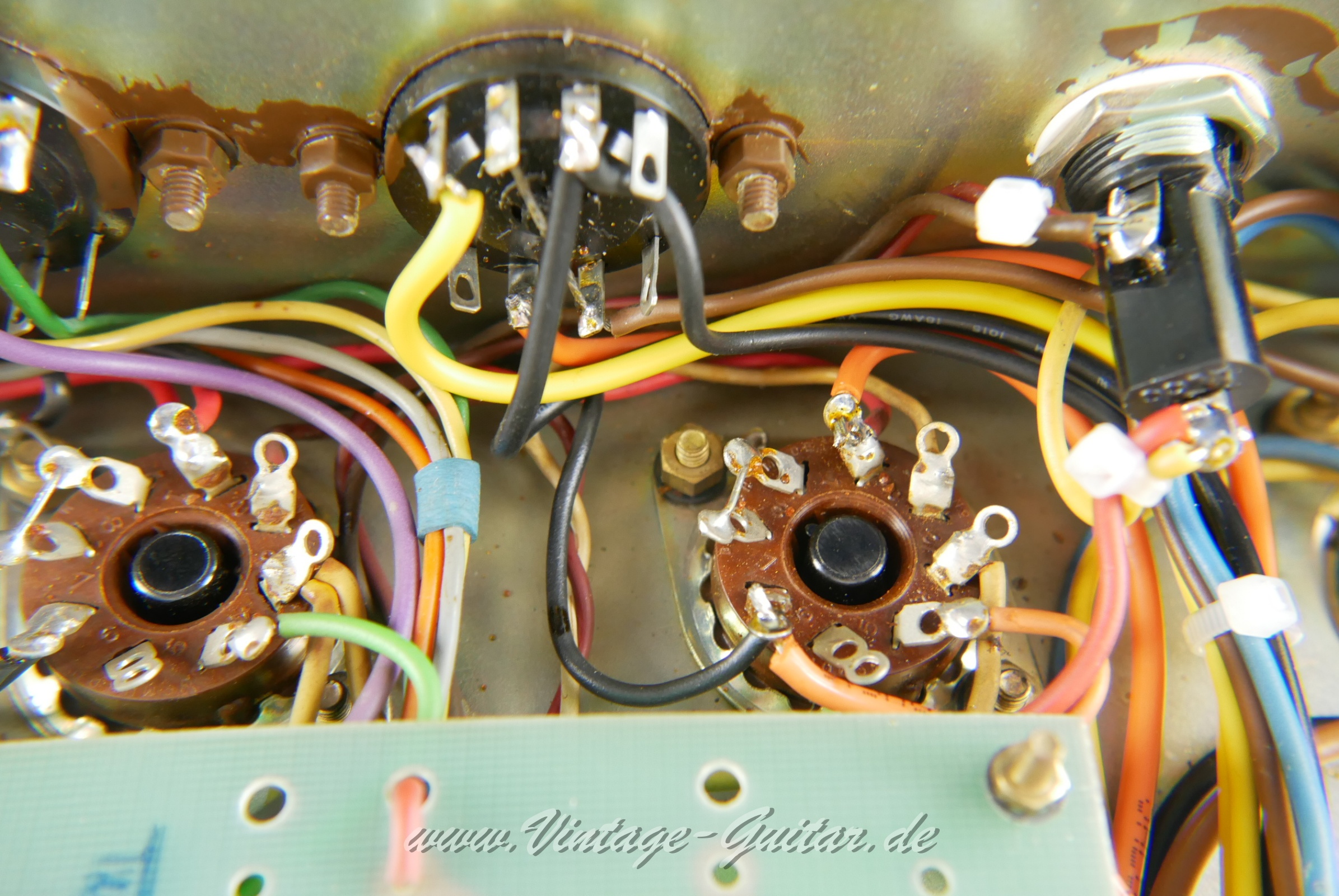img/vintage/5925/ Marshall_JMP_1987_Master_Model_Mk_II_Lead_GB_black_1980-022.JPG
